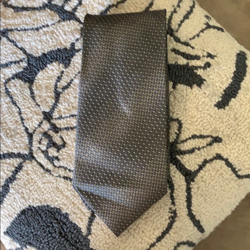 Kenneth Cole Silk Tie EUC